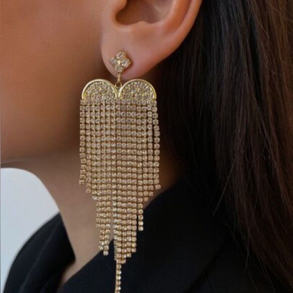 Elegant Statement heart Gold Dangle Earrings - Picture 1 of 13